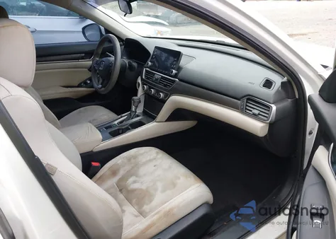 2018 Honda Accord Lx z USA, uszkodzony, nr VIN 1HGCV1F1XJA167743